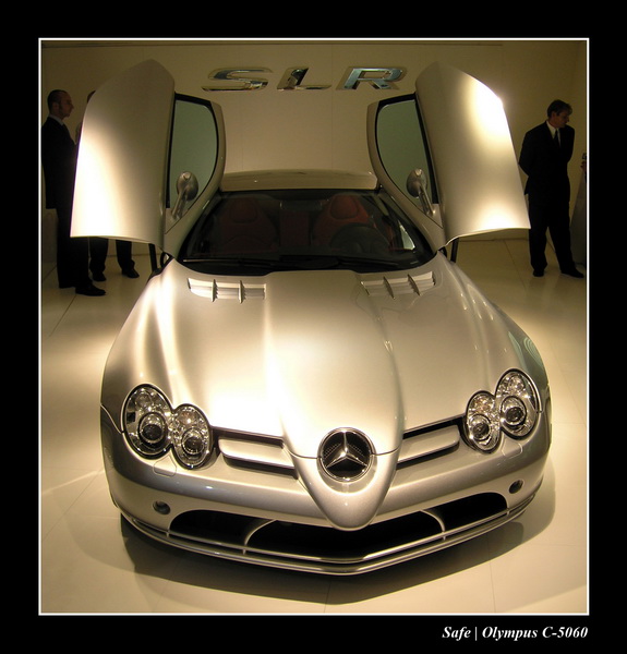 2004 - 10 - Mercedes SLR 1.jpg